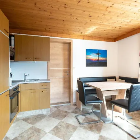 Appartamento Romantic In Bramberg With Garden Bramberg am Wildkogel
